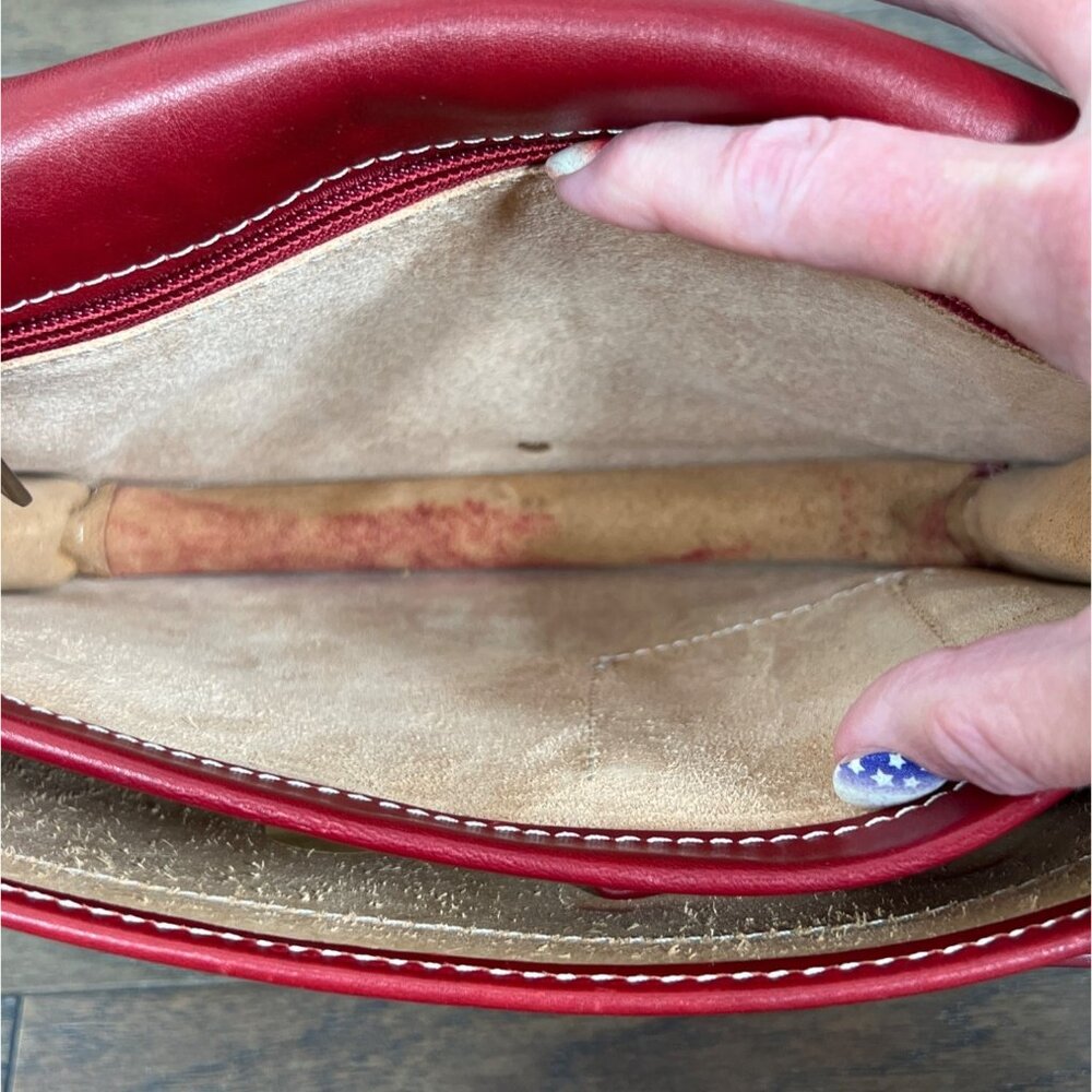 VINTAGE IL KUOIO Handmade Leather Messenger Crossbody Bag Red EUC - Picture 10 of 11